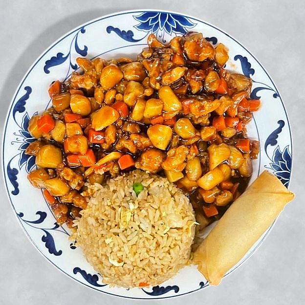 Best Cashew Chicken in Manchester, IA
