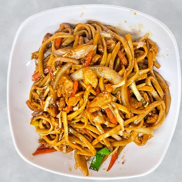 Best Chicken Lo Mein in Manchester, IA