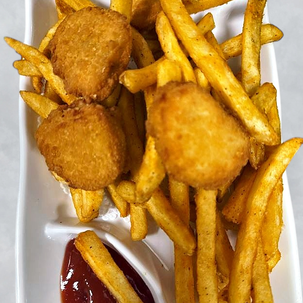 Best 鸡块配薯条 Chicken Nugget with French Fries in Fort Wayne, IN