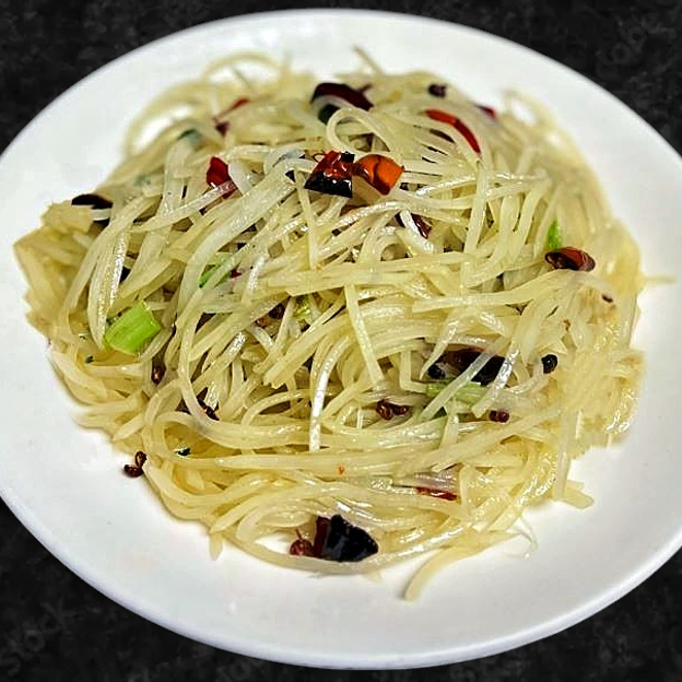 Best Stir-fried shredded potato w/ pepper corn & chili ( Spicy)/炝炒土豆丝(小辣) in Las Vegas, NV