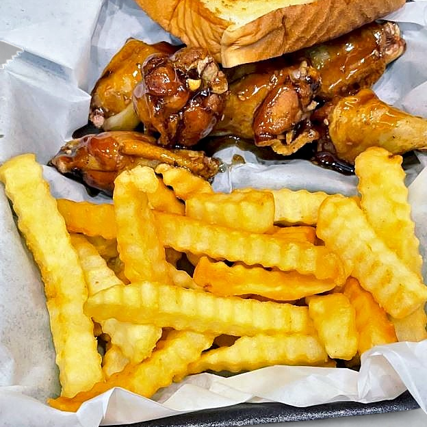 Best Teriyaki Wing Meal（1 bread） in Winterville, NC