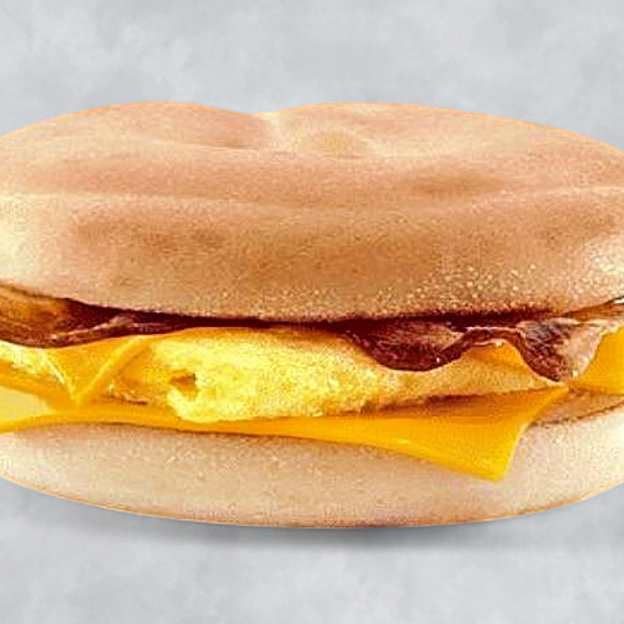 Best Emparedado de Tocino-Huevo y Queso/Bacon Eggs and Cheese Sandwich in Passaic, NJ