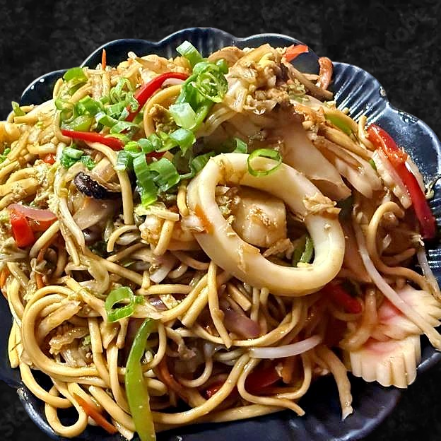 Best Fried Seafood Noodle 炒海鲜面 in Odessa, TX