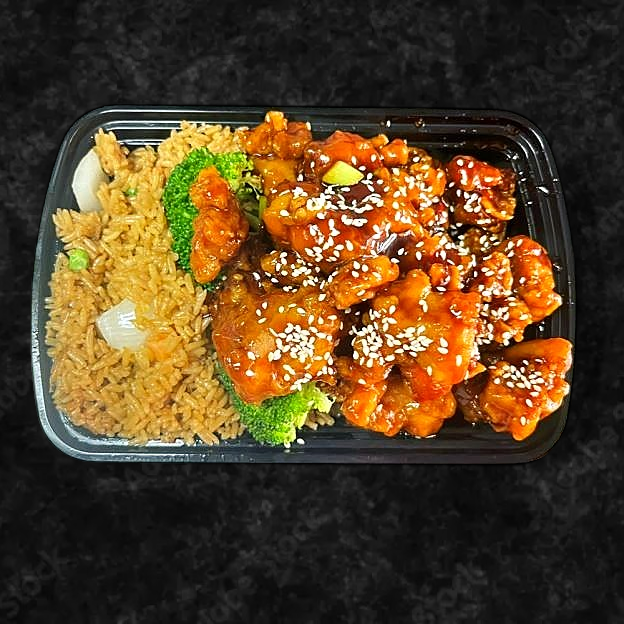 Best C19. Sesame Chicken (Special Combination Plate) 芝麻鸡 in Avondale, PA