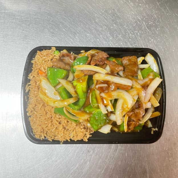 Best C4. Pepper Steak w. Onions (Special Combination Plate) 青椒牛 in Avondale, PA