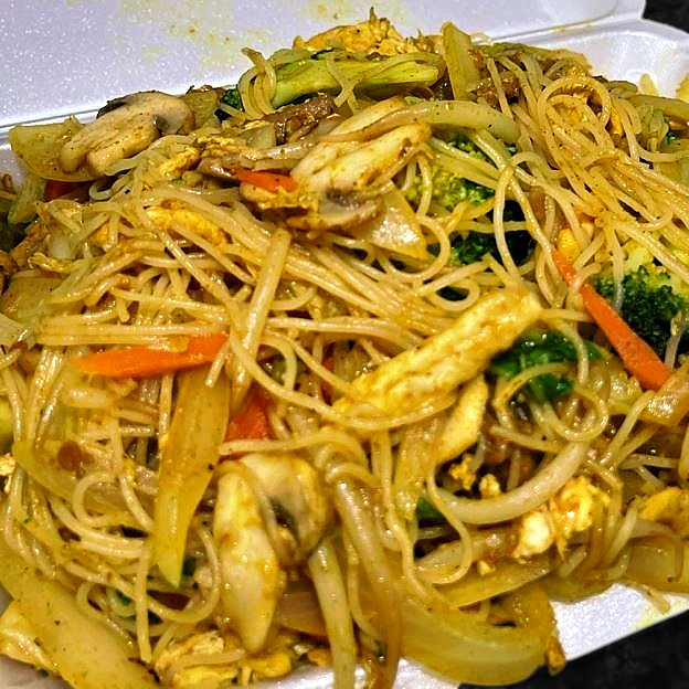 Best Singapore Shrimp & Chicken Rice Noodle in Fairfax, VA