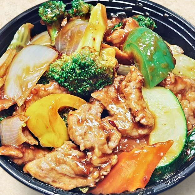 Best S6. Chicken w. Garlic Sauce in Camp Springs, MD