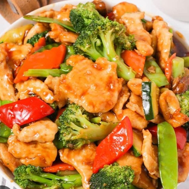 Best Chicken w. Garlic Sauce (Combo) in Camp Springs, MD