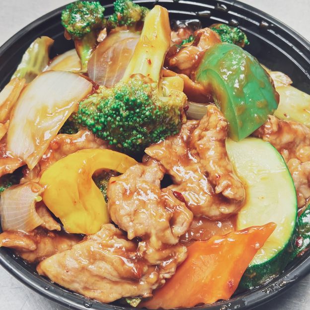 Best Beef w. Garlic Sauce (Combo) in Camp Springs, MD