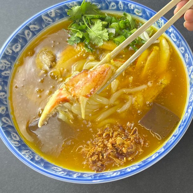 Best Crab Meat Noodles 蟹肉粉 in SF, CA