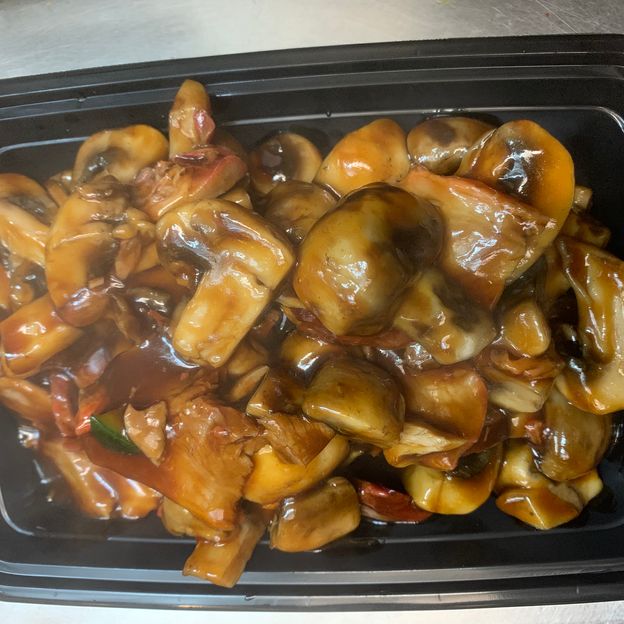 Best Pork w. Mushroom蘑菇叉烧 in Lilburn, GA